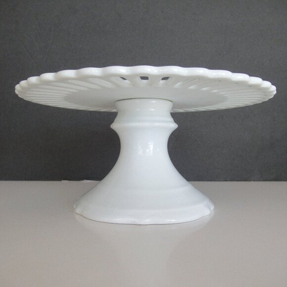 Reticulated Ceramic White 7.5" Diameter Pedestal Cake Stand in White Porcelain - Picture 3 of 9